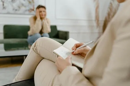 Cum să alegi psihologul potrivit. Ghid esențial pentru o decizie informată