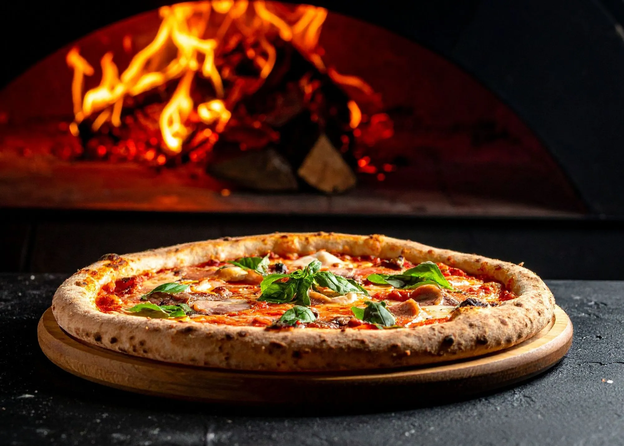 Ce înseamnă „autentic” când vorbim despre pizza napoletană?